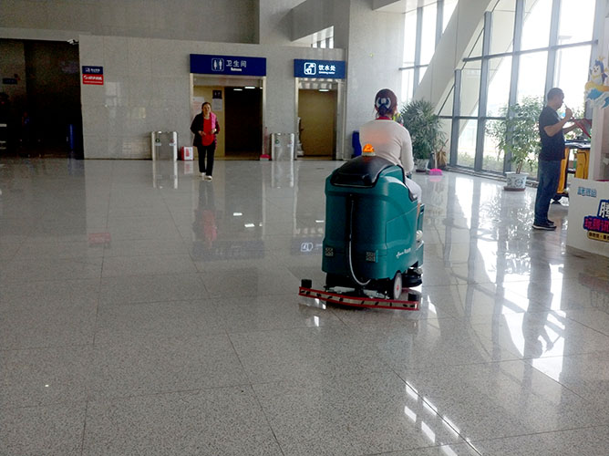 駕駛式洗地機 駕駛式洗地機